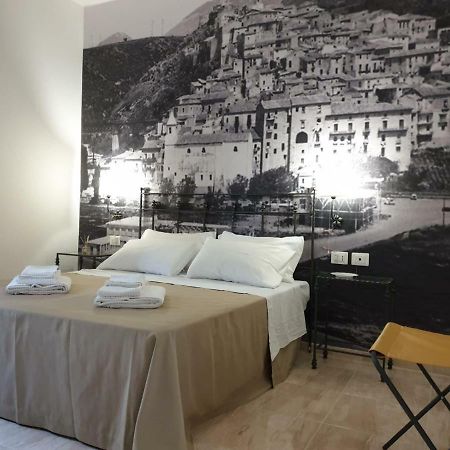 Porta Marina Guest Rooms Scalea Exteriér fotografie