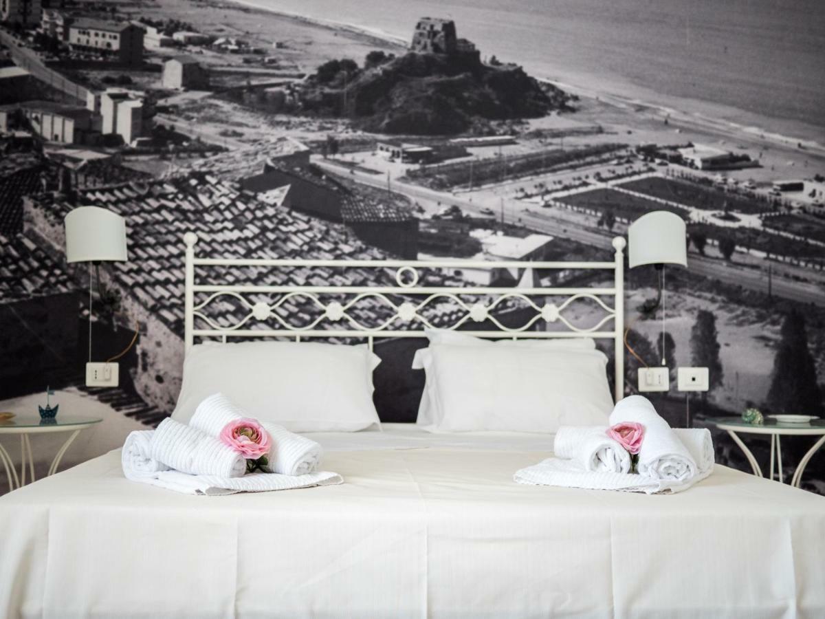 Porta Marina Guest Rooms Scalea Exteriér fotografie
